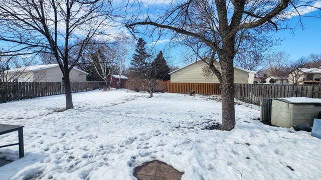 1937 19th Street S, Fargo, ND 58103