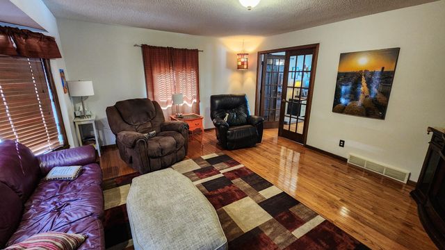 1937 19th Street S, Fargo, ND 58103