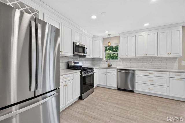 308 W Sunny Hill Boulevard, St Peters, MO 63376