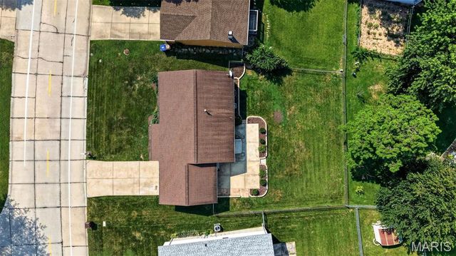 308 W Sunny Hill Boulevard, St Peters, MO 63376