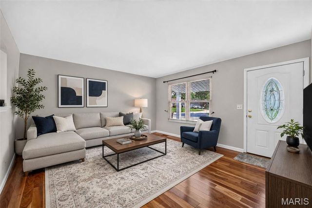 308 W Sunny Hill Boulevard, St Peters, MO 63376
