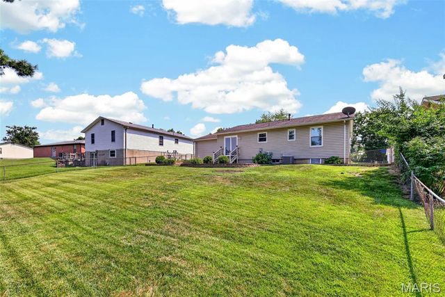 308 W Sunny Hill Boulevard, St Peters, MO 63376