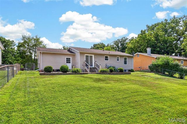 308 W Sunny Hill Boulevard, St Peters, MO 63376