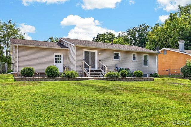 308 W Sunny Hill Boulevard, St Peters, MO 63376