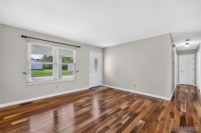 308 W Sunny Hill Boulevard, St Peters, MO 63376