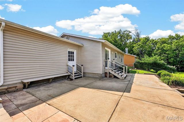 308 W Sunny Hill Boulevard, St Peters, MO 63376
