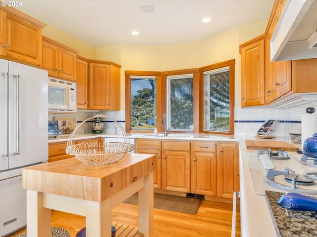 4810 HIGH RIDGE Rd, Gearhart, OR 97138