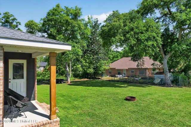 1412 Spruce Street, Ocean Springs, MS 39564