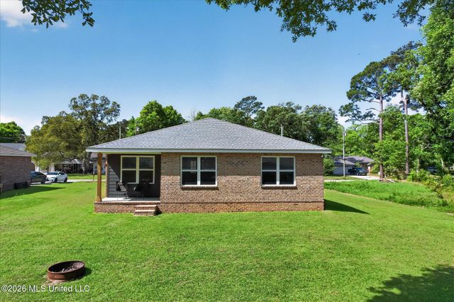 1412 Spruce Street, Ocean Springs, MS 39564