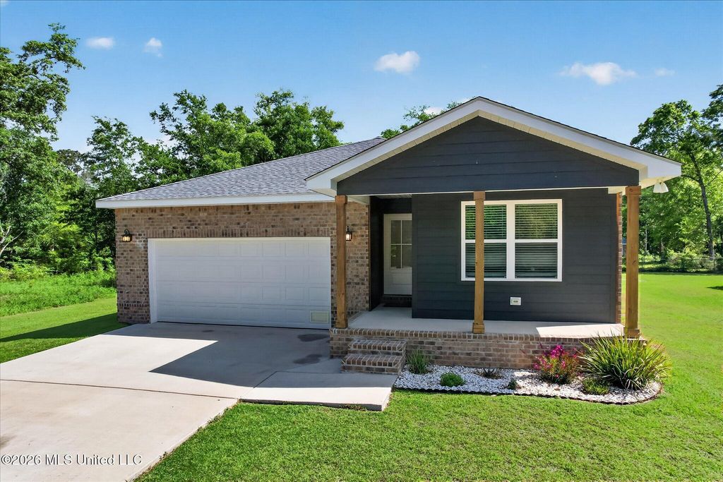 1412 Spruce Street, Ocean Springs, MS 39564