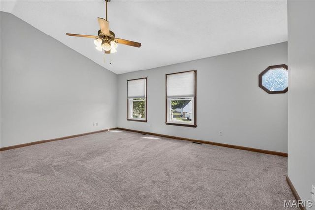 2546 Willow Knoll Drive, St Louis, MO 63129