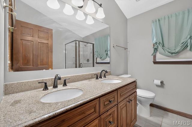 2546 Willow Knoll Drive, St Louis, MO 63129