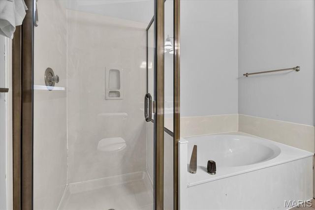 2546 Willow Knoll Drive, St Louis, MO 63129