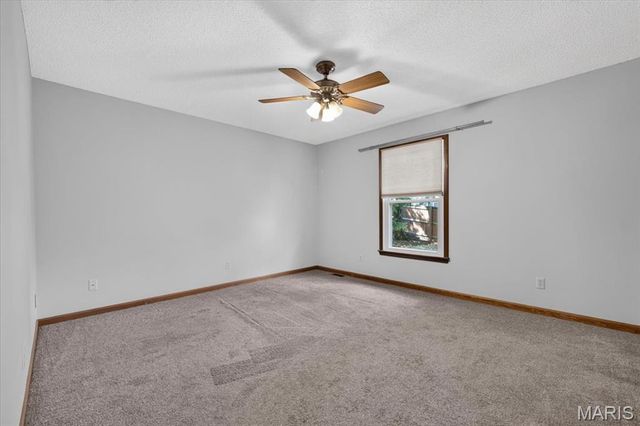 2546 Willow Knoll Drive, St Louis, MO 63129