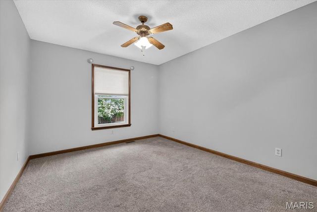 2546 Willow Knoll Drive, St Louis, MO 63129