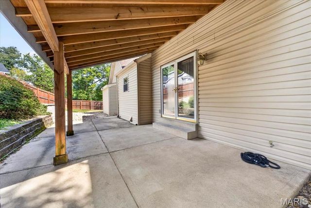 2546 Willow Knoll Drive, St Louis, MO 63129