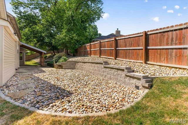 2546 Willow Knoll Drive, St Louis, MO 63129
