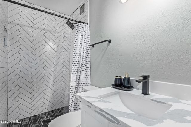 1601 E FREMONT Drive, Tempe, AZ 85282