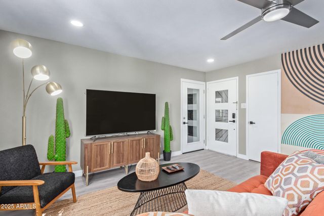 1601 E FREMONT Drive, Tempe, AZ 85282