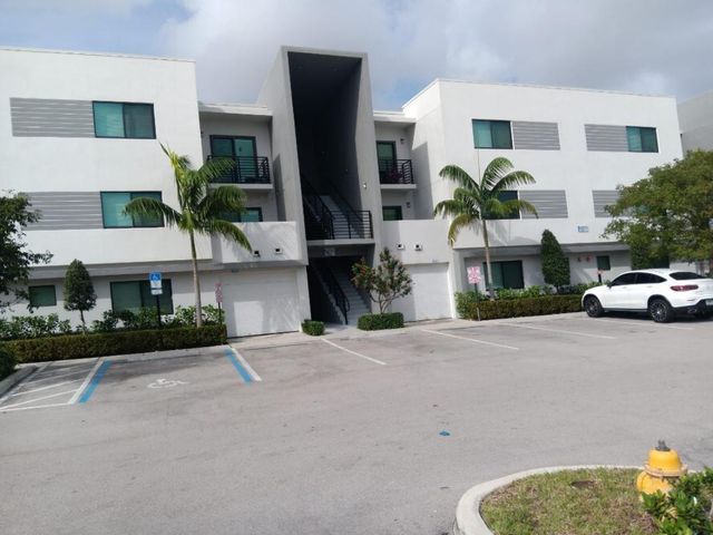 3050 NW 68th Street Unit 1302, Fort Lauderdale, FL 33309
