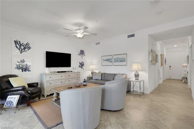 9584 Trevi CT 5226, Naples, FL 34113