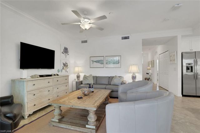 9584 Trevi CT 5226, Naples, FL 34113