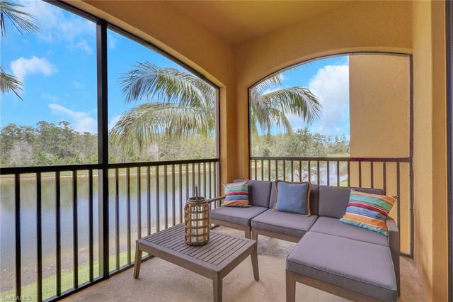 9584 Trevi CT 5226, Naples, FL 34113