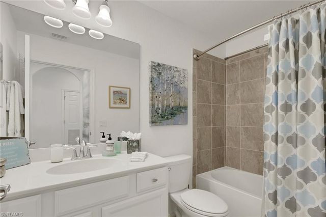 9584 Trevi CT 5226, Naples, FL 34113