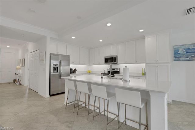 9584 Trevi CT 5226, Naples, FL 34113
