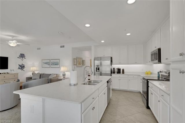 9584 Trevi CT 5226, Naples, FL 34113