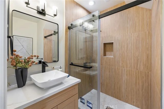 1649 N Lake Avenue 2, Pasadena, CA 91104