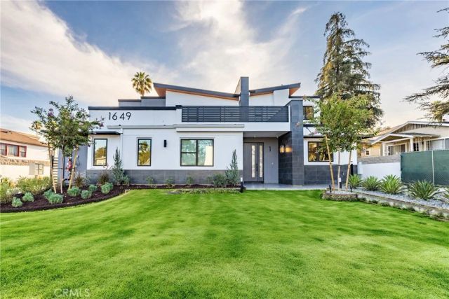 1649 N Lake Avenue 2, Pasadena, CA 91104