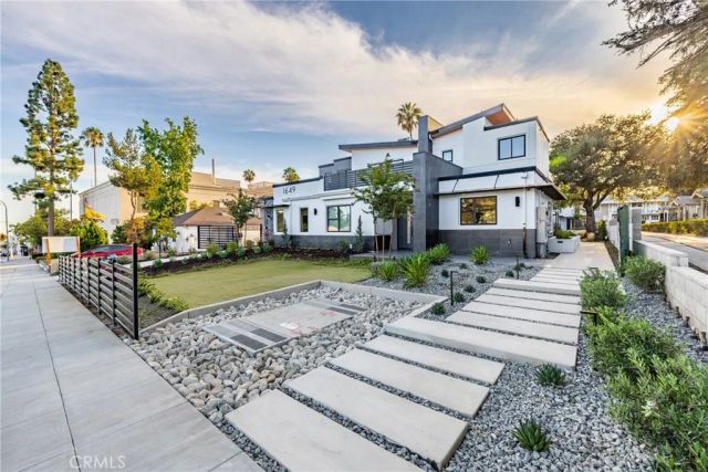 1649 N Lake Avenue 2, Pasadena, CA 91104