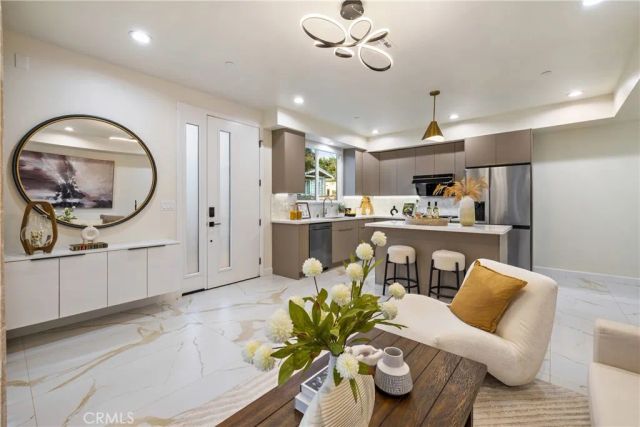 1649 N Lake Avenue 2, Pasadena, CA 91104