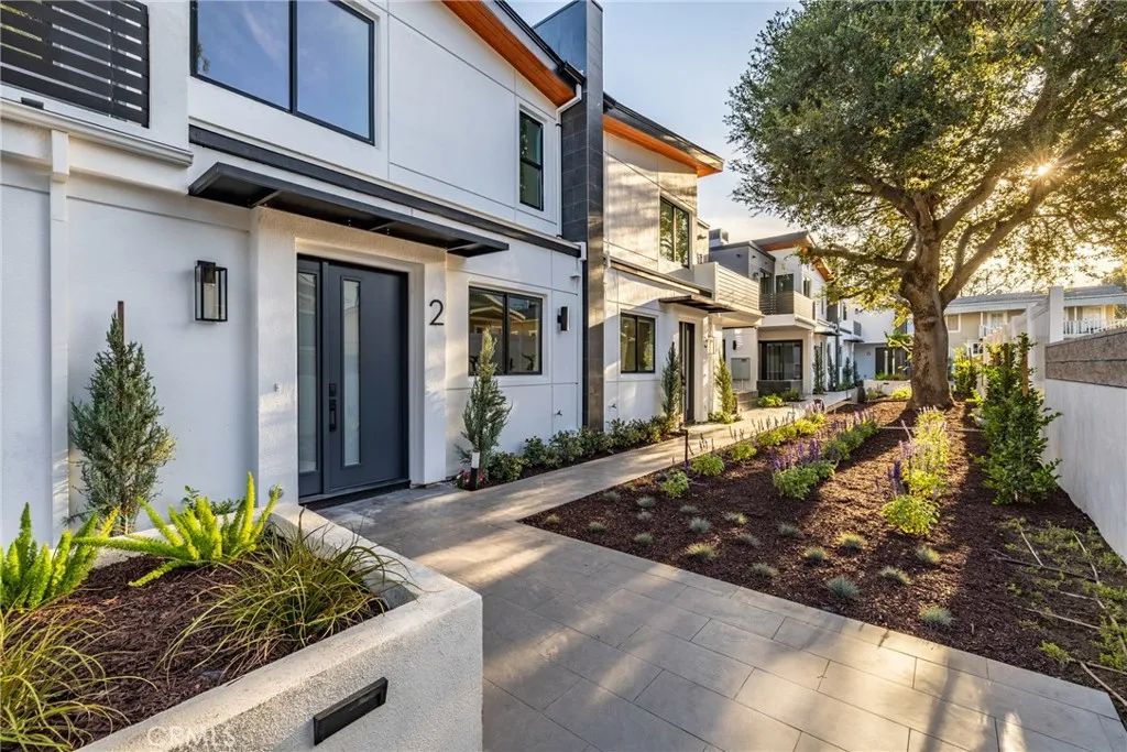 1649 N Lake Avenue 2, Pasadena, CA 91104