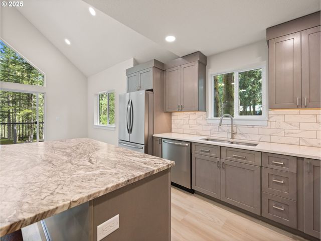 66940 E Jerrys Ln, Welches, OR 97067