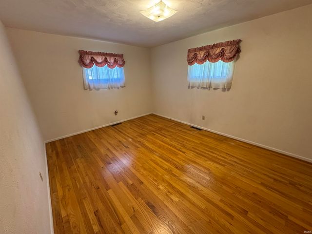 19412 Pasadena Avenue, South Bend, IN 46614