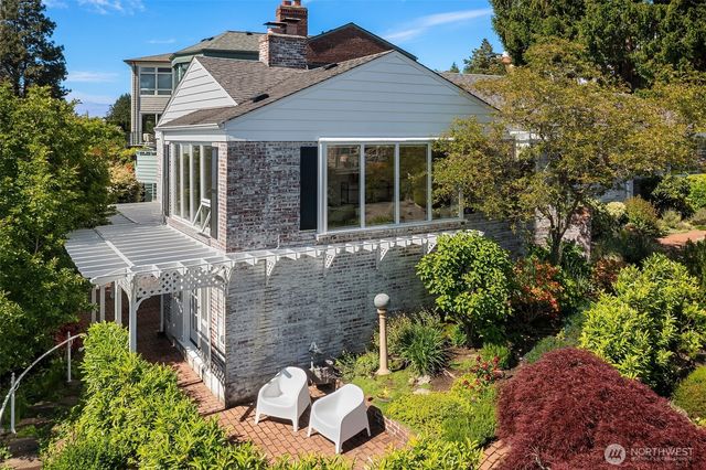 4206 W Glenmont Lane, Seattle, WA 98199