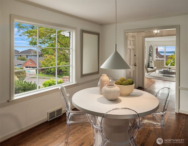 4206 W Glenmont Lane, Seattle, WA 98199
