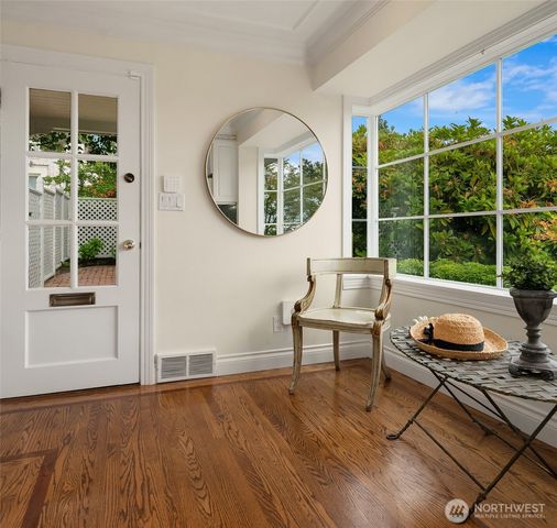 4206 W Glenmont Lane, Seattle, WA 98199