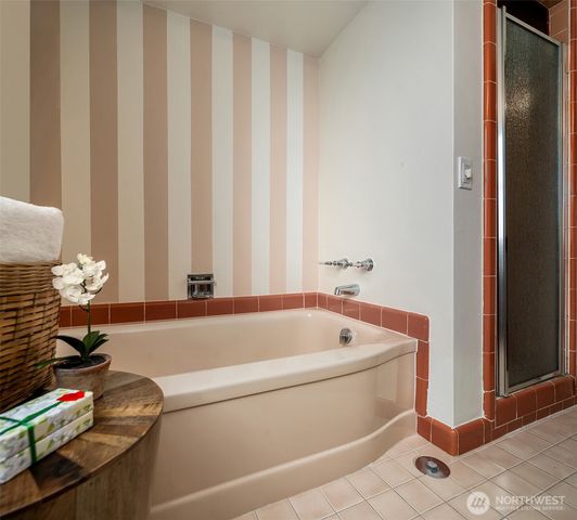4206 W Glenmont Lane, Seattle, WA 98199