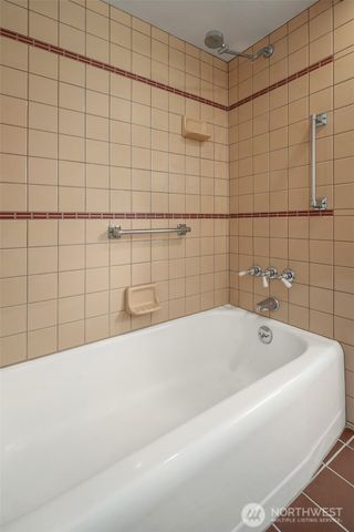 4206 W Glenmont Lane, Seattle, WA 98199