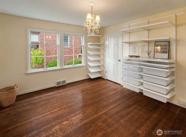 4206 W Glenmont Lane, Seattle, WA 98199
