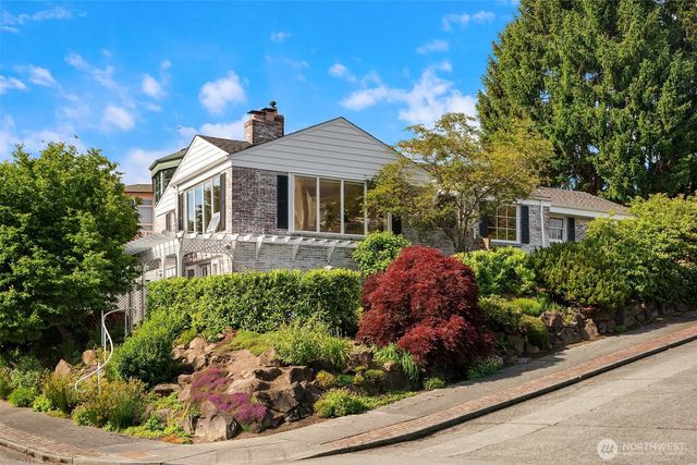 4206 W Glenmont Lane, Seattle, WA 98199