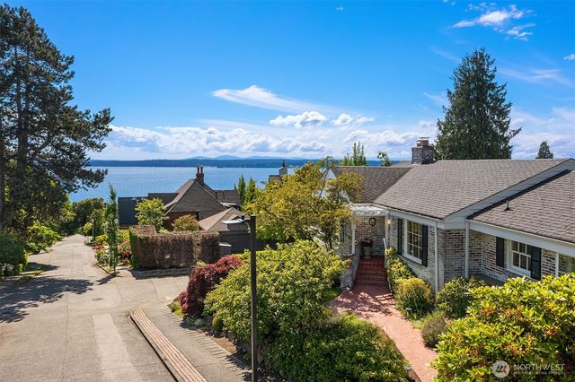 4206 W Glenmont Lane, Seattle, WA 98199
