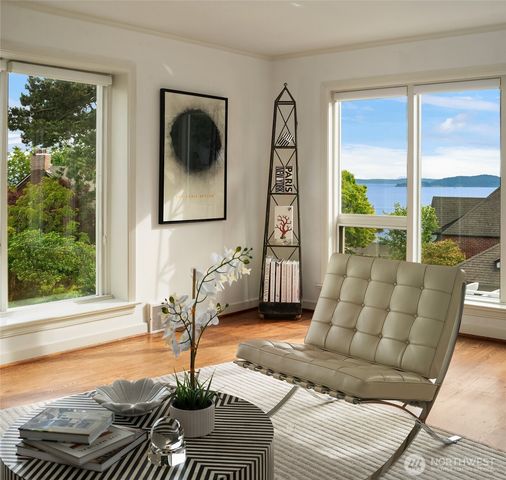 4206 W Glenmont Lane, Seattle, WA 98199