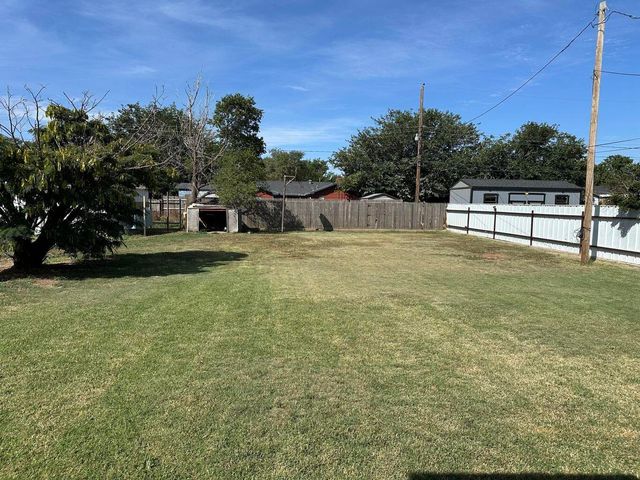 2807 Lexington Street, Plainview, TX 79072