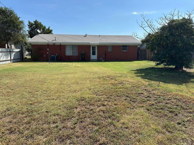 2807 Lexington Street, Plainview, TX 79072