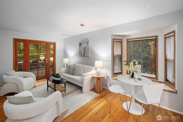 5011 120TH Avenue SE, Bellevue, WA 98006