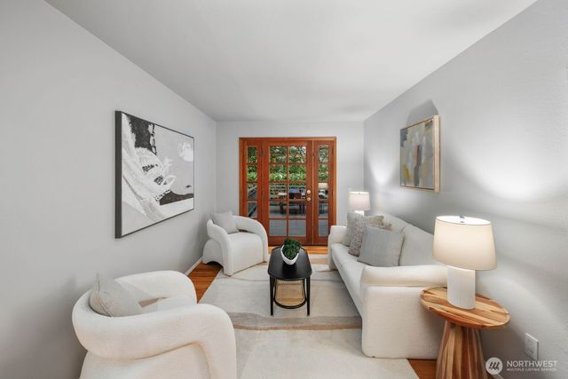 5011 120TH Avenue SE, Bellevue, WA 98006